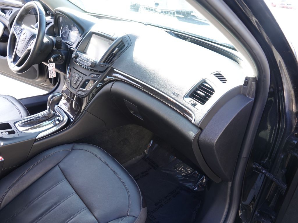 2017 Buick Regal Image 36