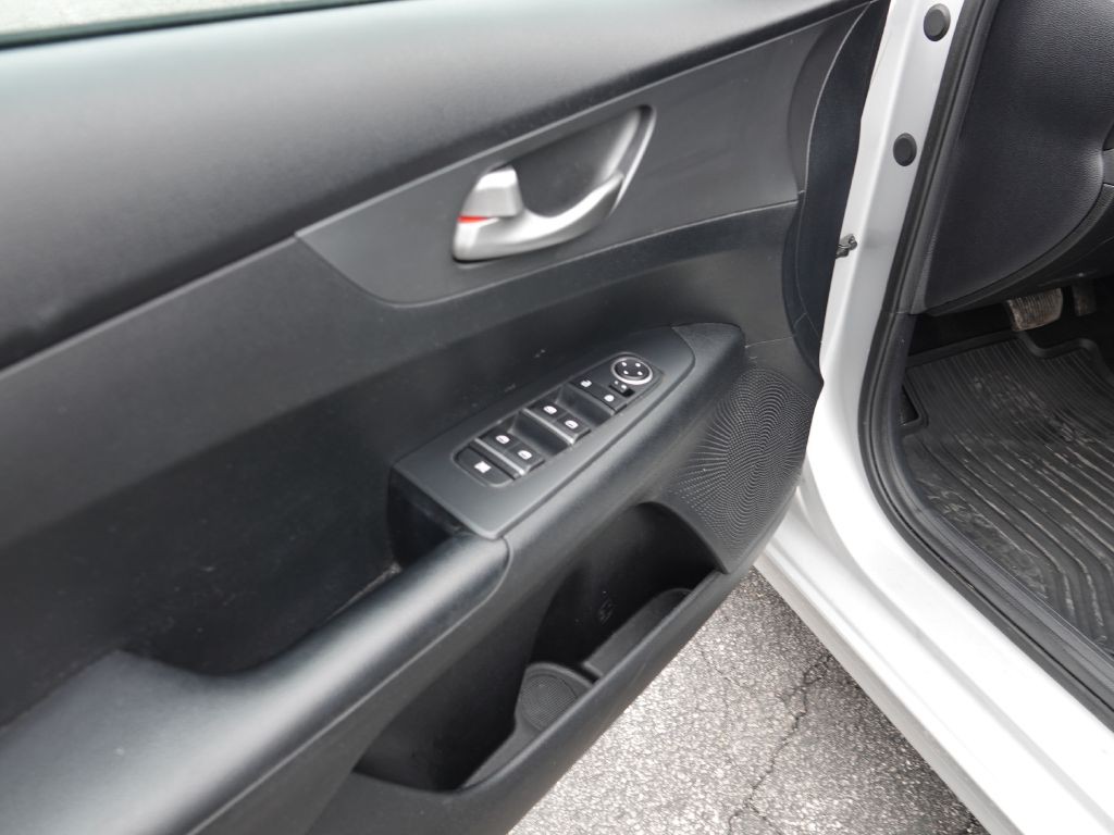 2019 Kia Forte Image 9