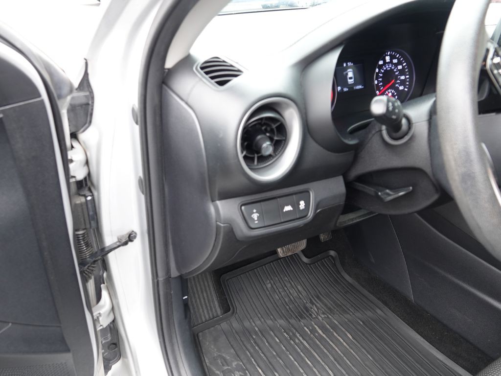 2019 Kia Forte Image 11
