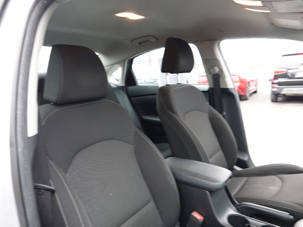 2019 Kia Forte Image 32