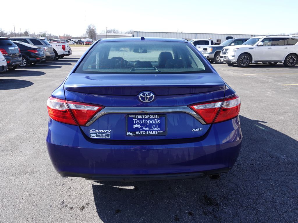 2015 Toyota Camry Image 2