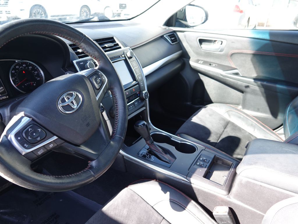 2015 Toyota Camry Image 10