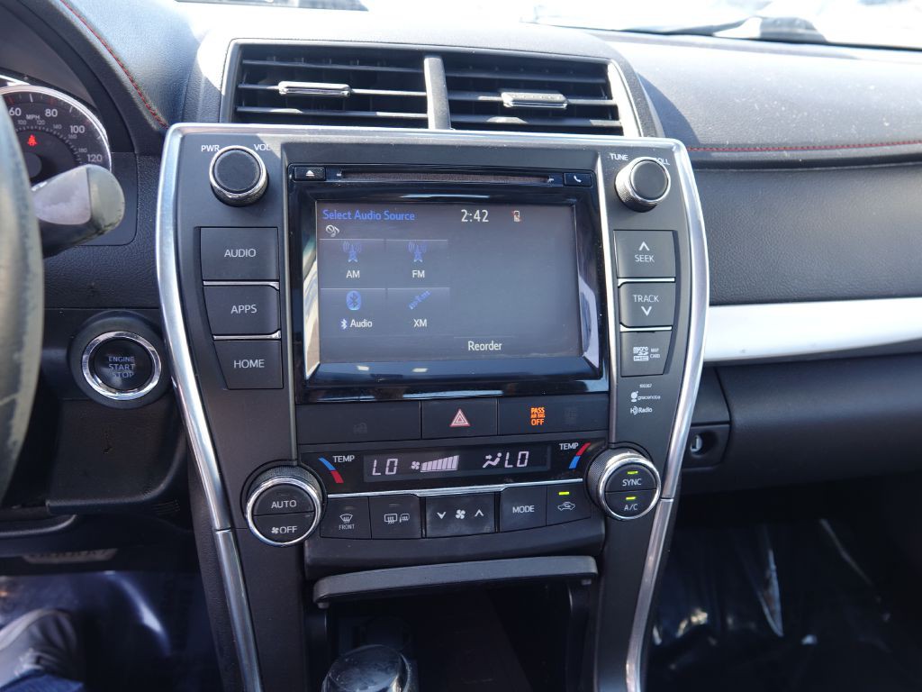 2015 Toyota Camry Image 15