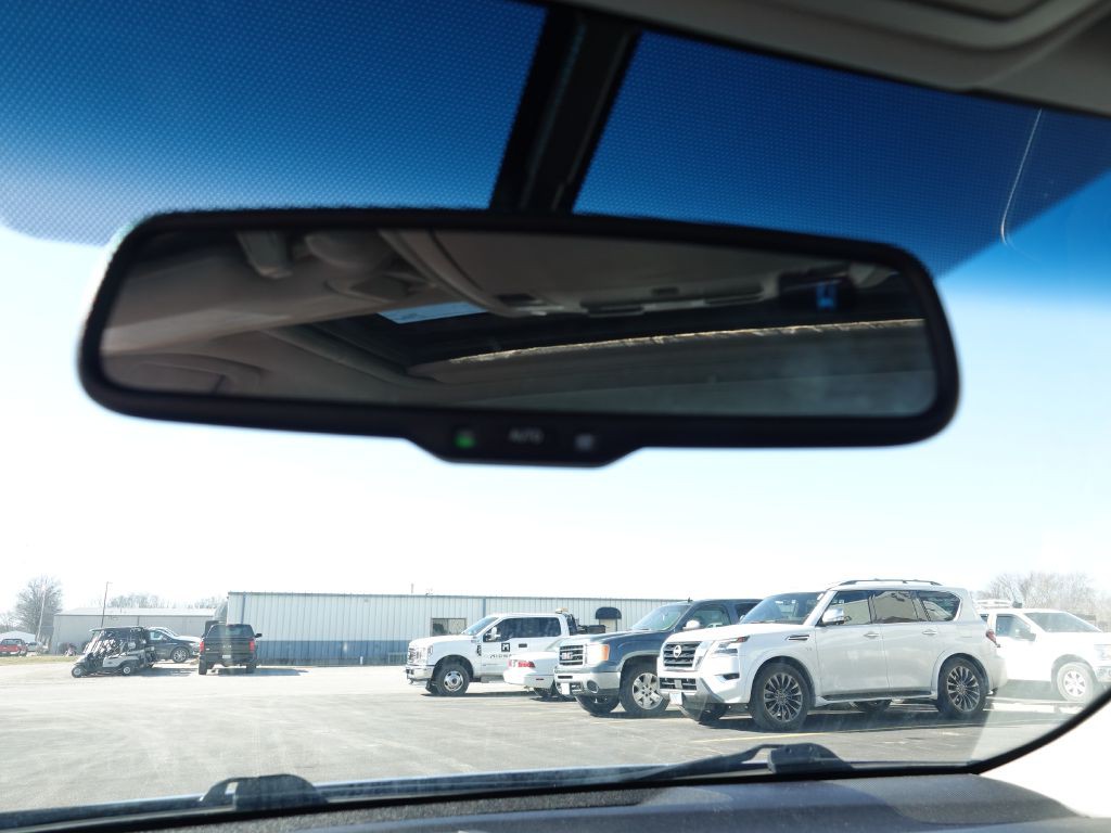 2015 Toyota Camry Image 16