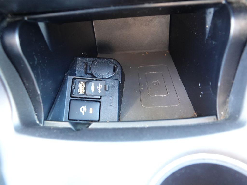 2015 Toyota Camry Image 19