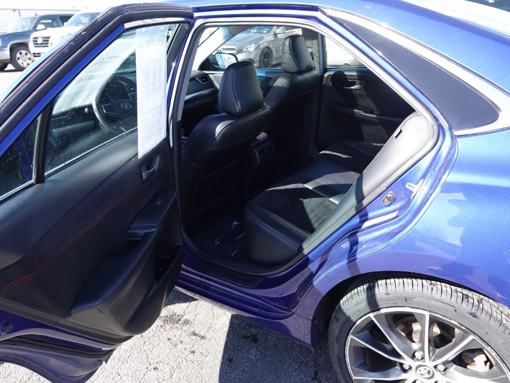 2015 Toyota Camry Image 20