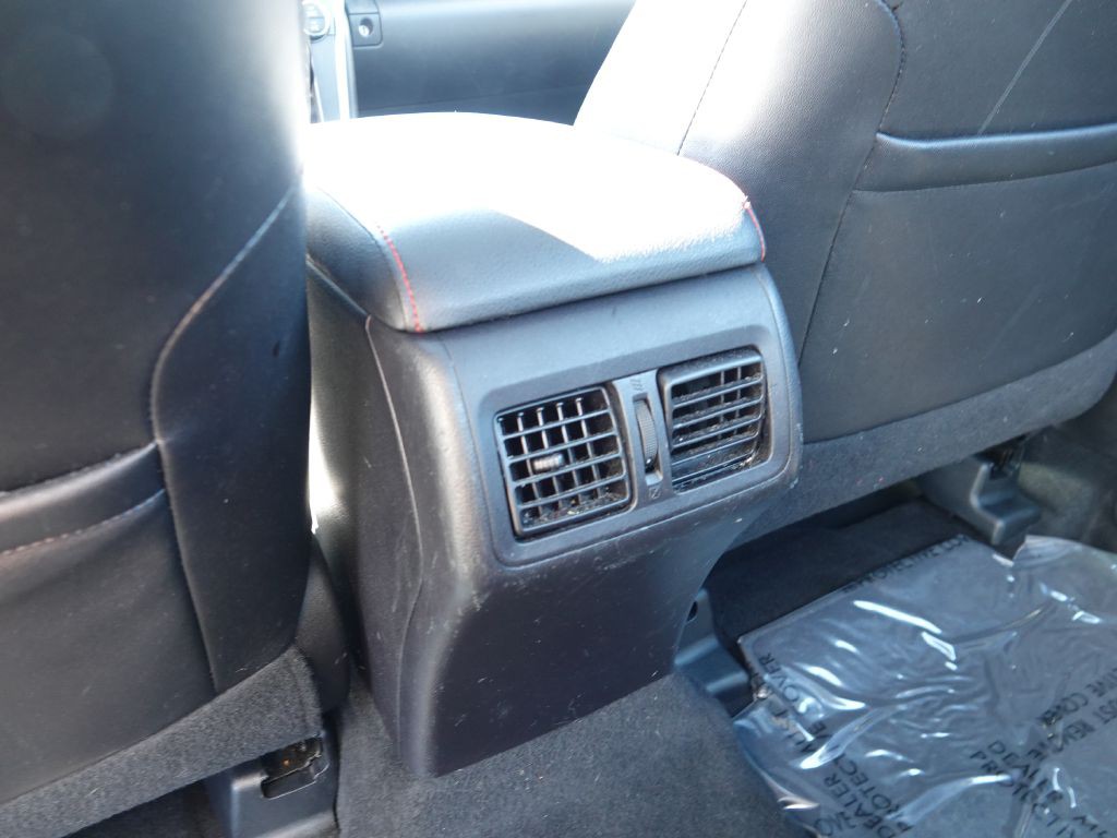 2015 Toyota Camry Image 23