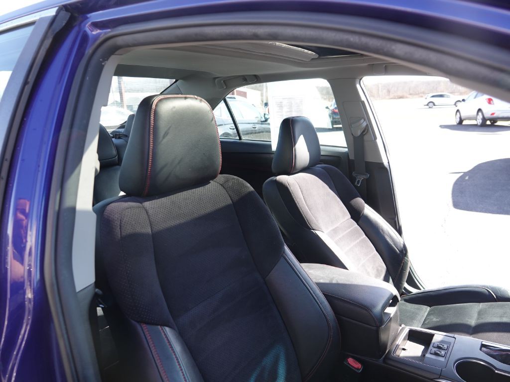 2015 Toyota Camry Image 33