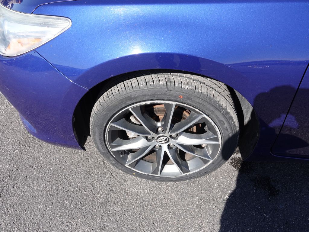 2015 Toyota Camry Image 34