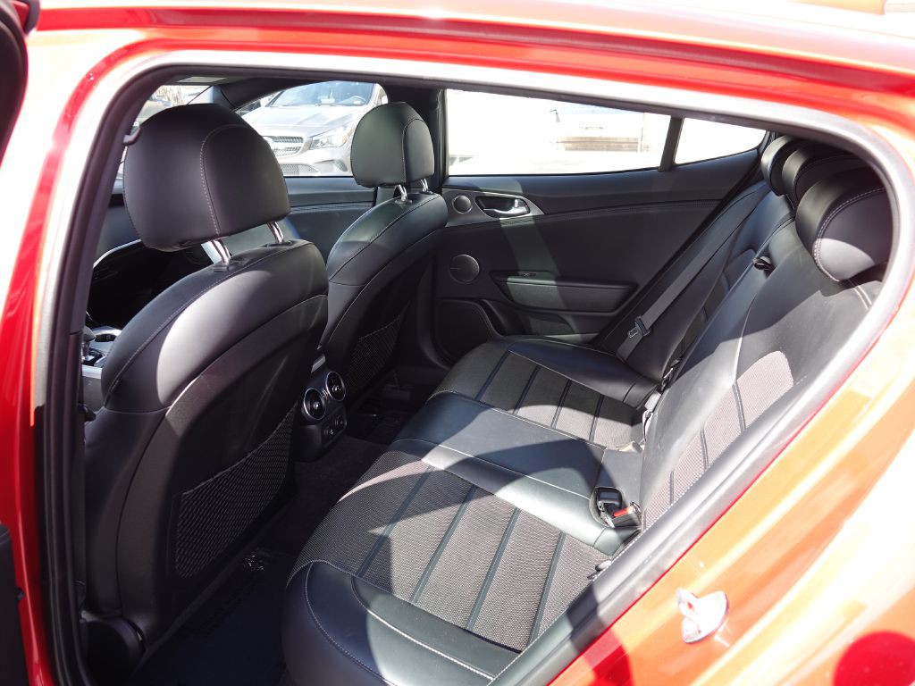 2018 Kia Stinger Image 33