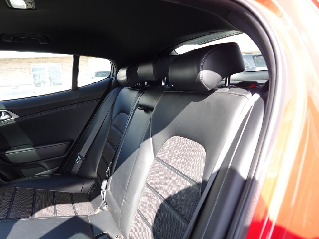 2018 Kia Stinger Image 35
