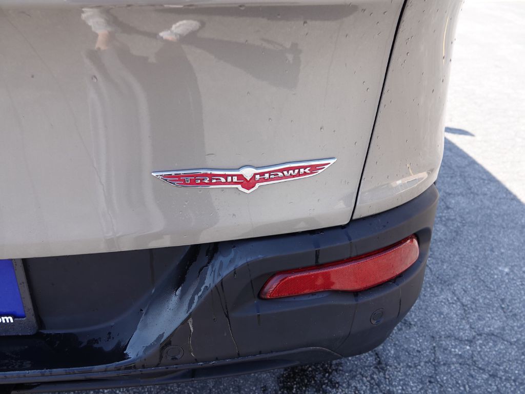 2017 Jeep Cherokee Image 4