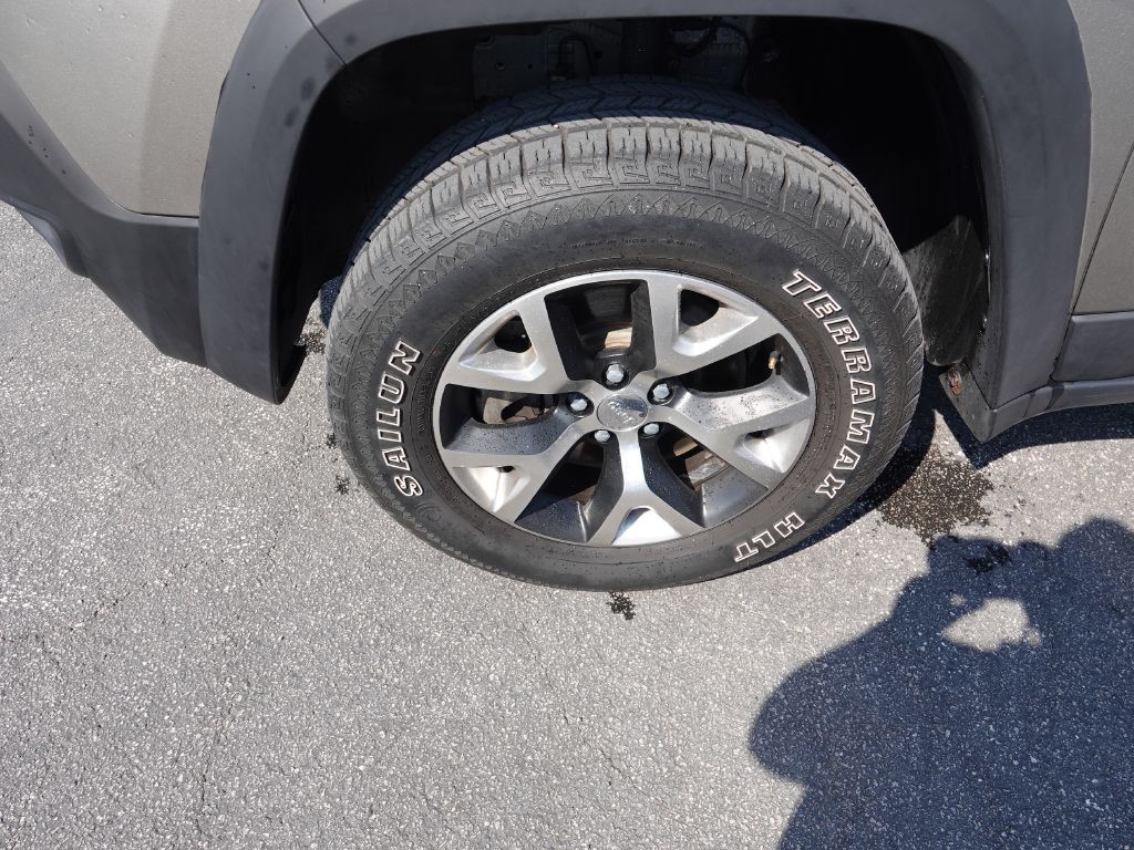 2017 Jeep Cherokee Image 7