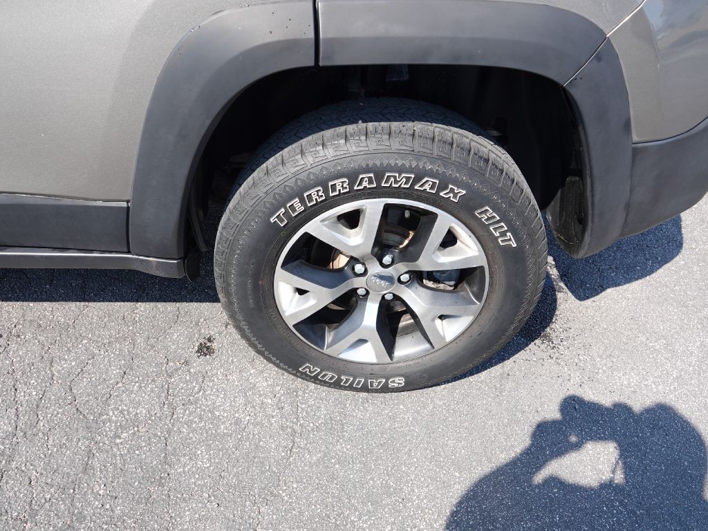 2017 Jeep Cherokee Image 8