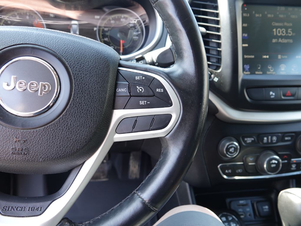 2017 Jeep Cherokee Image 20