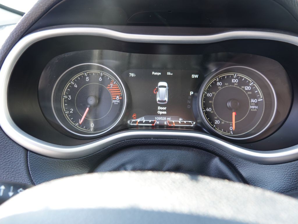 2017 Jeep Cherokee Image 21