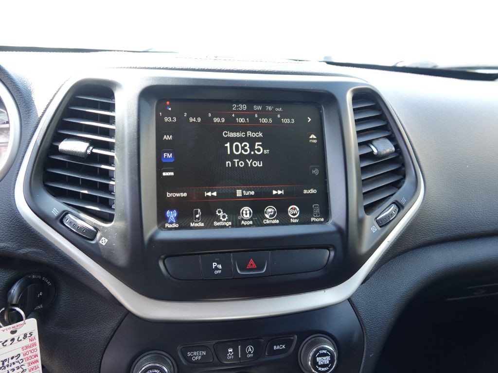 2017 Jeep Cherokee Image 22