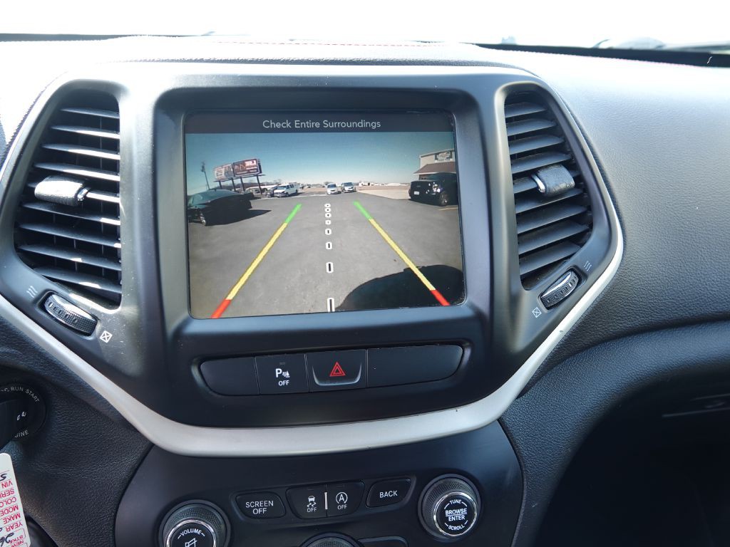 2017 Jeep Cherokee Image 23