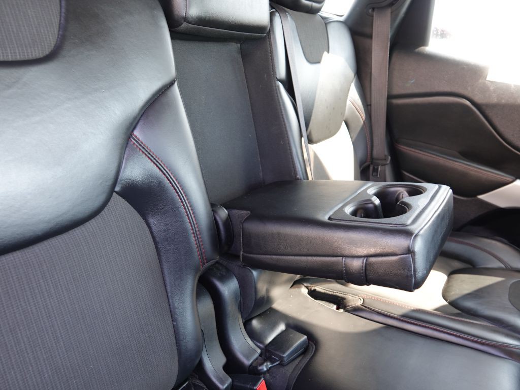 2017 Jeep Cherokee Image 33