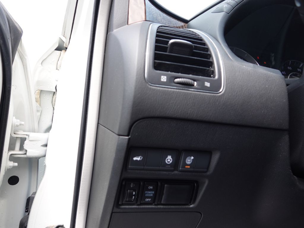 2018 Nissan Armada Image 21