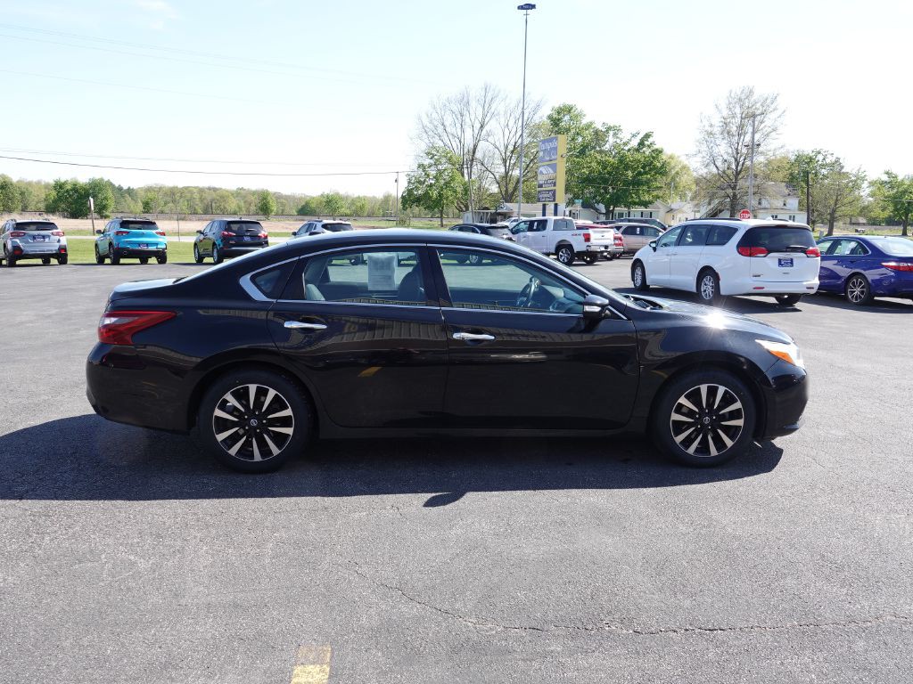 2018 Nissan Altima Image 2