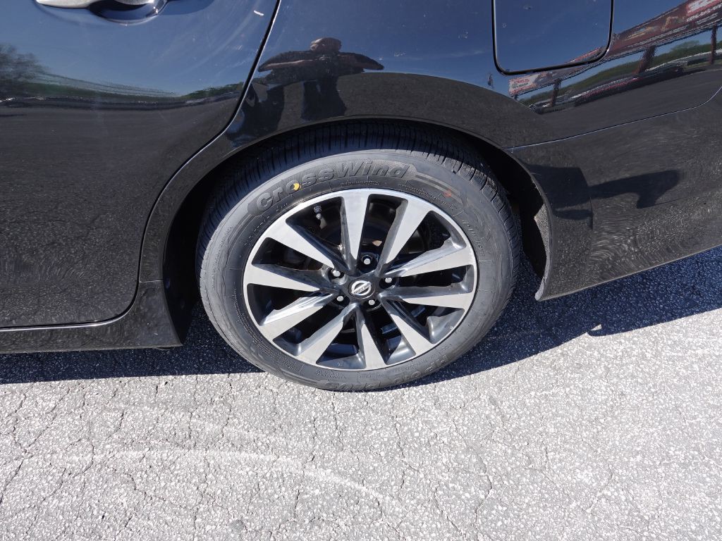 2018 Nissan Altima Image 10