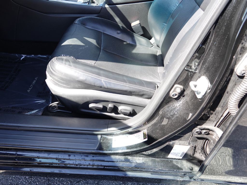 2018 Nissan Altima Image 17
