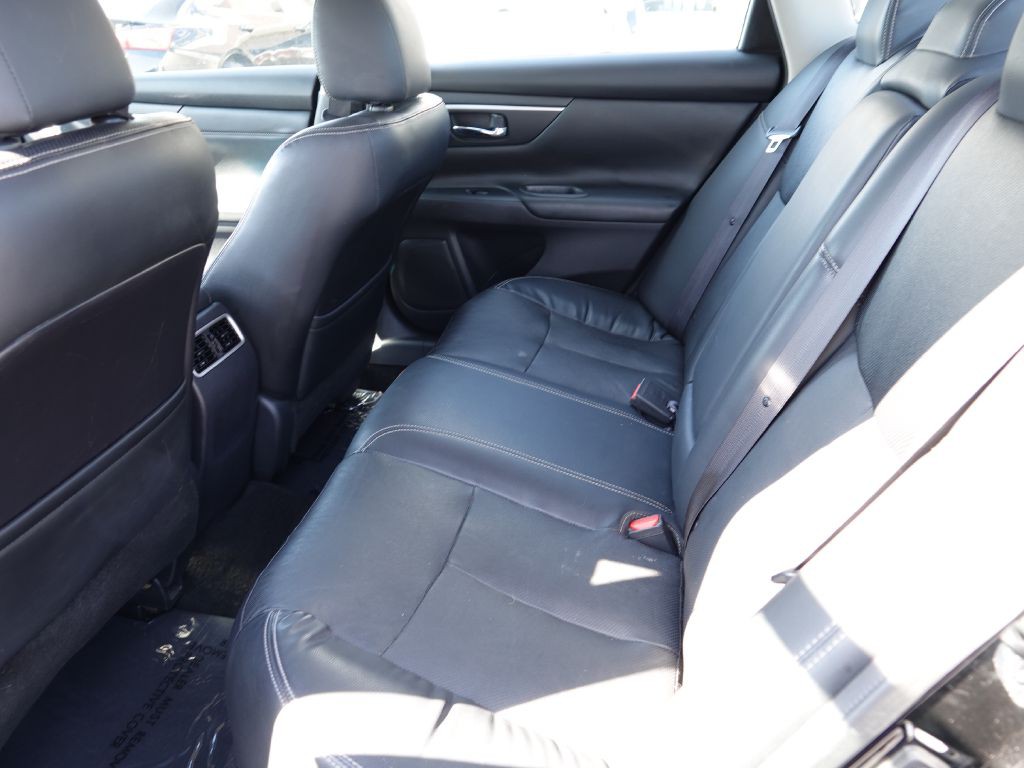 2018 Nissan Altima Image 33