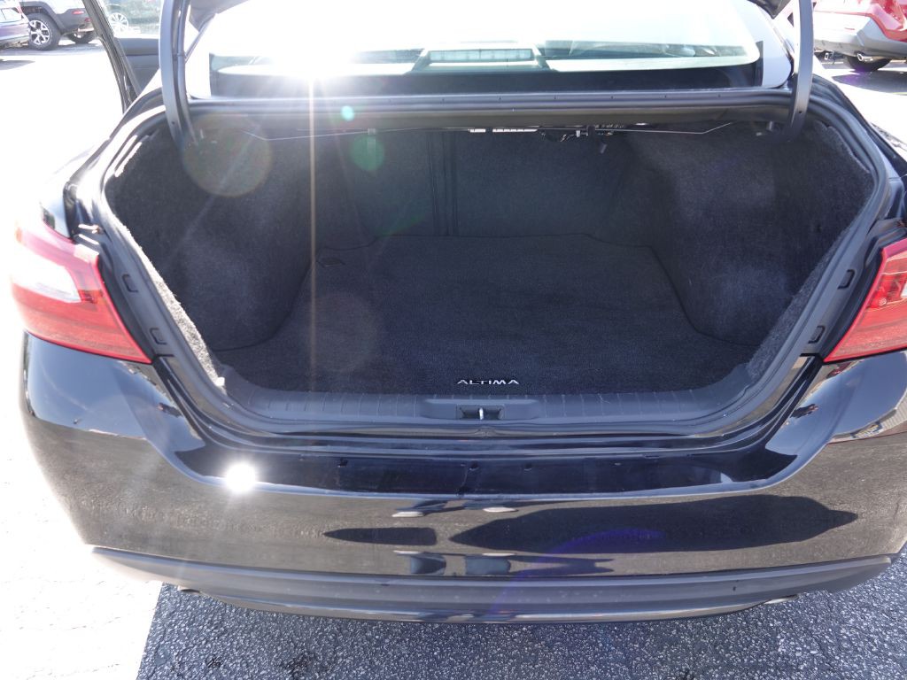 2018 Nissan Altima Image 36