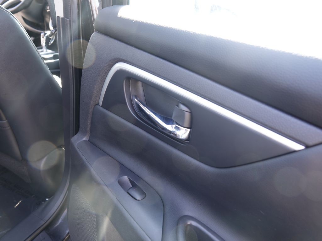 2018 Nissan Altima Image 39