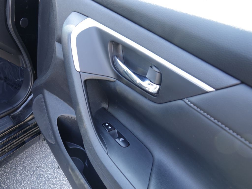 2018 Nissan Altima Image 41