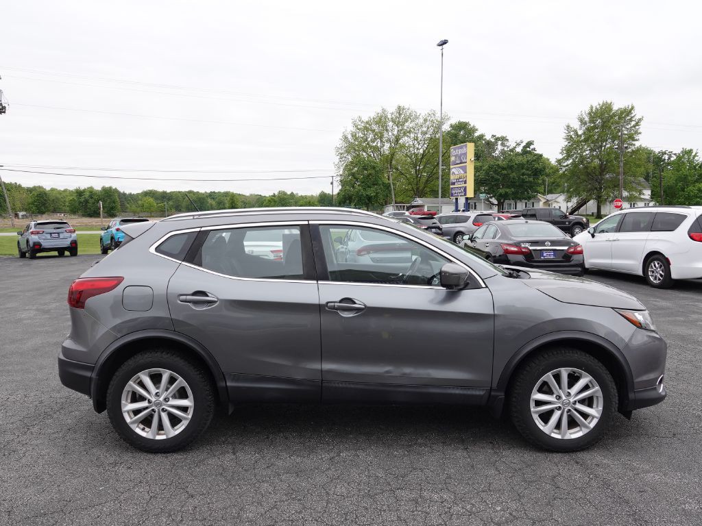 2017 Nissan Rogue Image 8