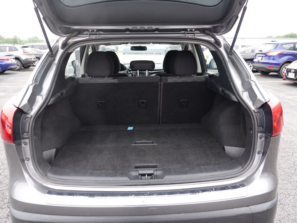 2017 Nissan Rogue Image 11