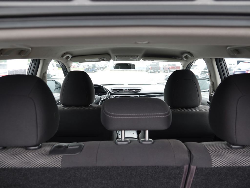 2017 Nissan Rogue Image 12