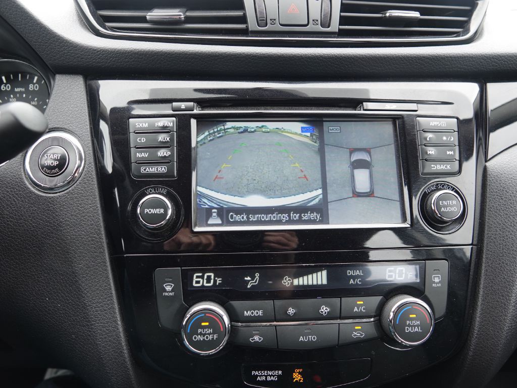 2017 Nissan Rogue Image 24