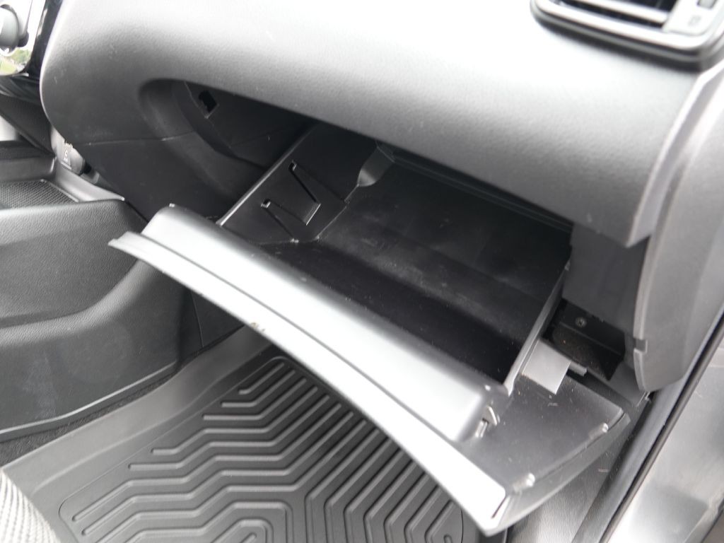 2017 Nissan Rogue Image 37