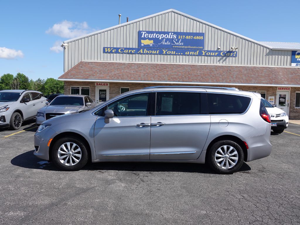 2019 Chrysler Pacifica Image 1