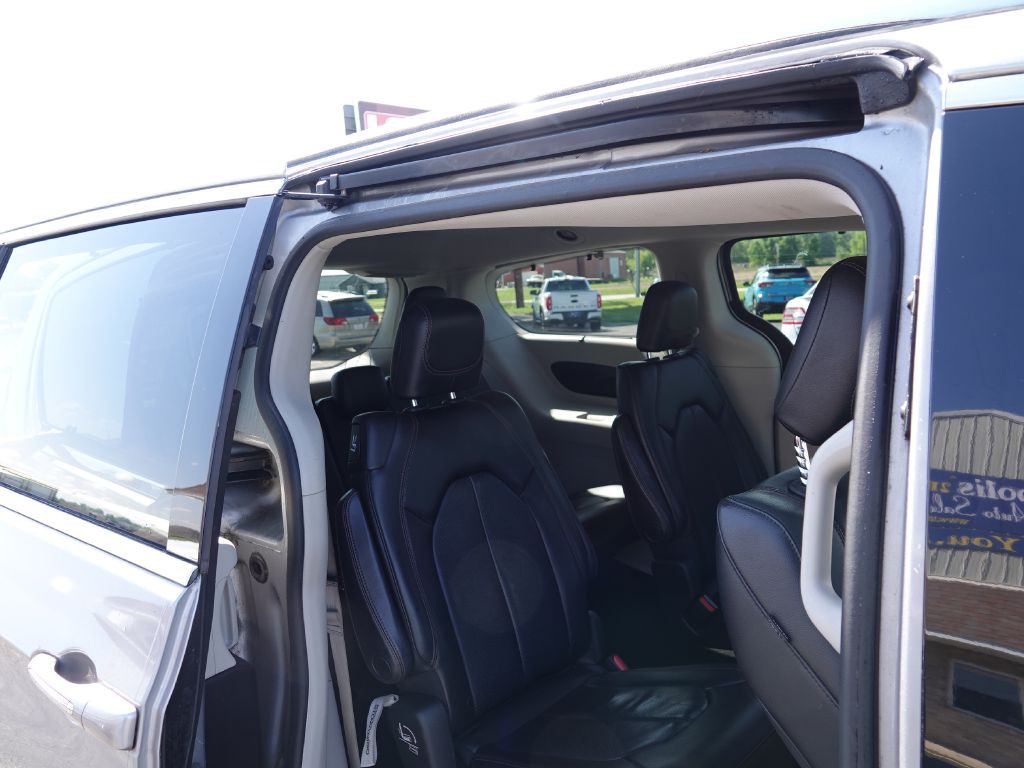 2019 Chrysler Pacifica Image 37