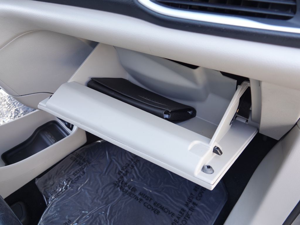 2019 Chrysler Pacifica Image 40