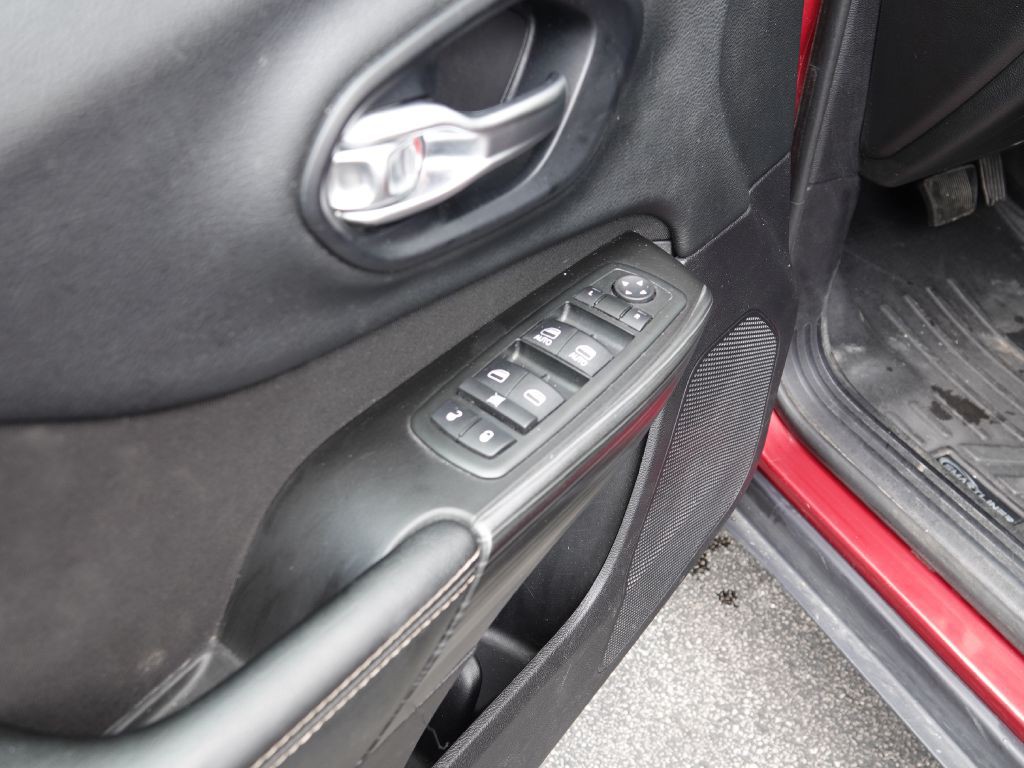 2014 Jeep Cherokee Image 16