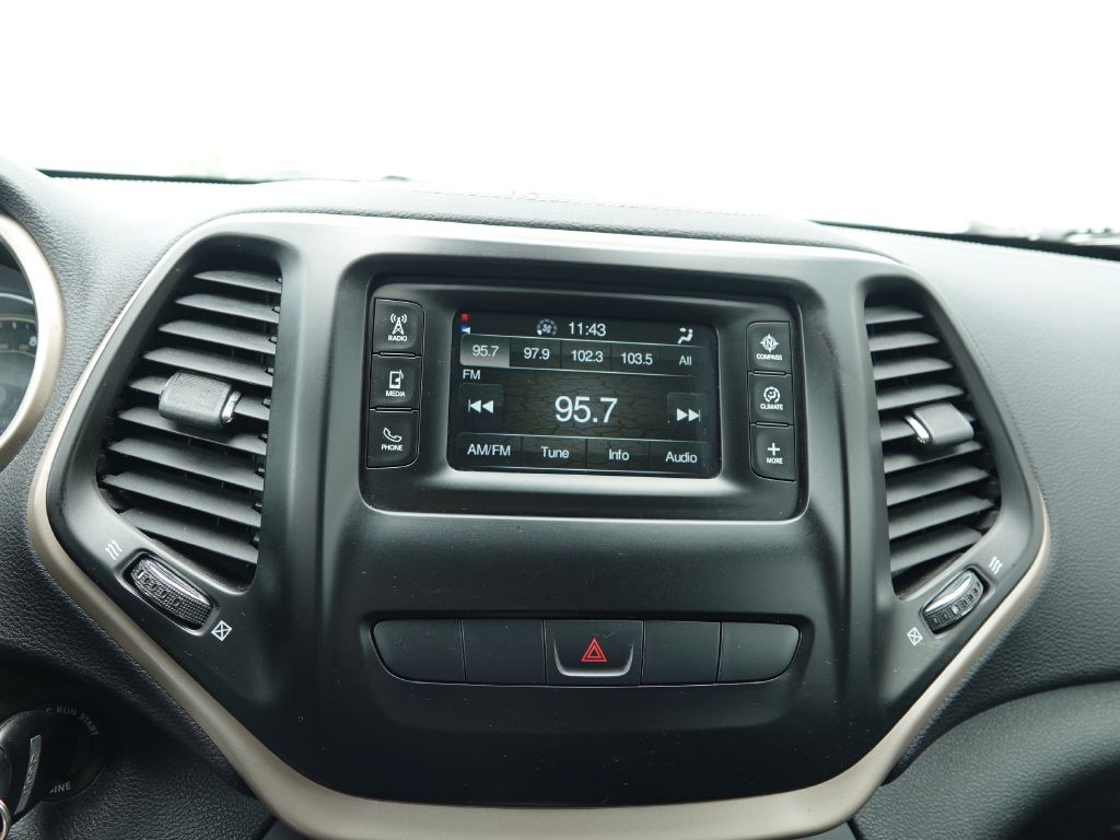 2014 Jeep Cherokee Image 21