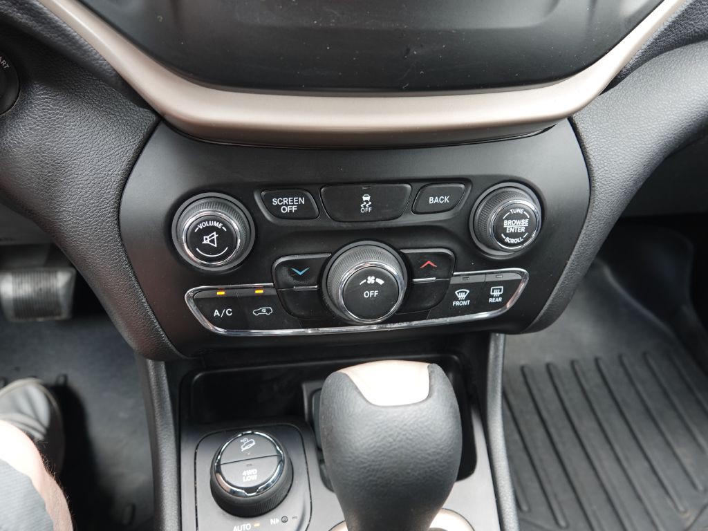 2014 Jeep Cherokee Image 24