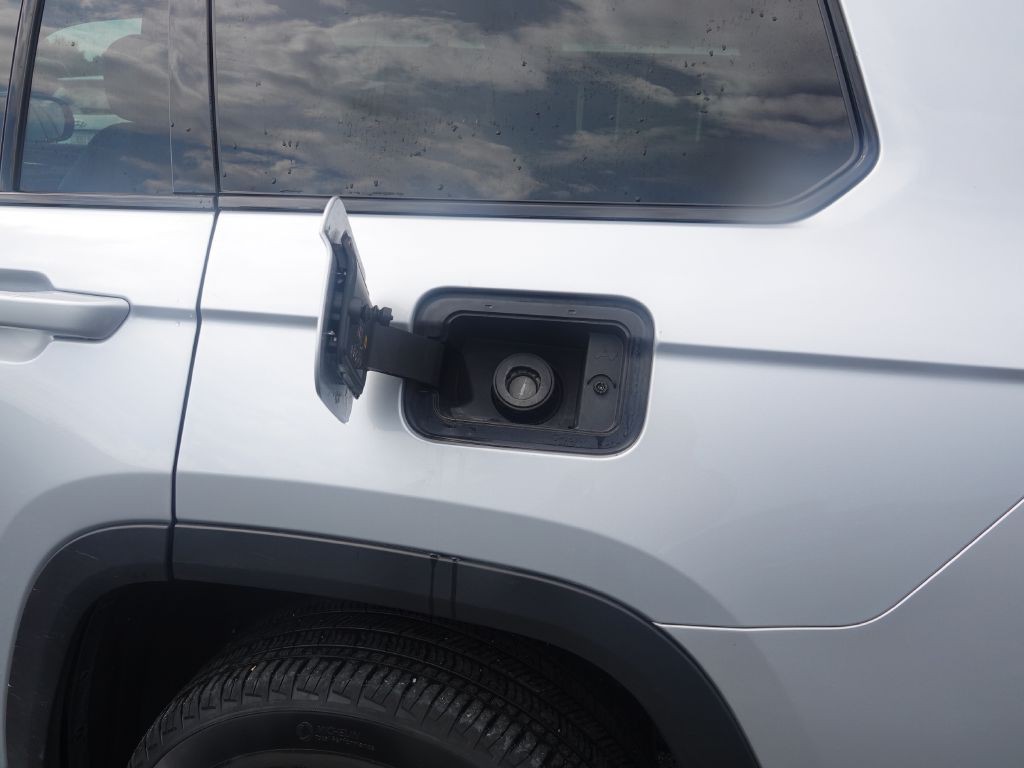 2024 Jeep Grand Cherokee Image 12