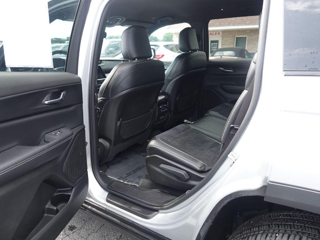 2024 Jeep Grand Cherokee Image 32