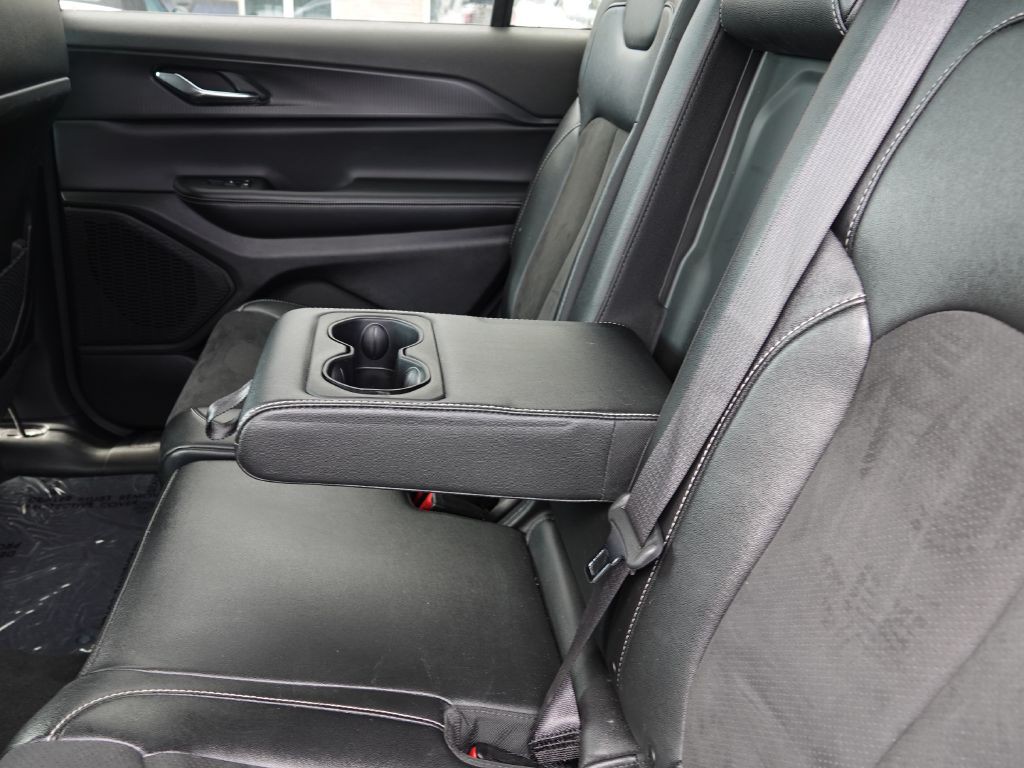 2024 Jeep Grand Cherokee Image 36