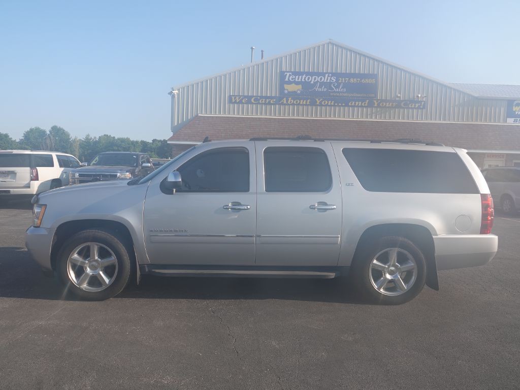 2013 Chevrolet Suburban Image 1