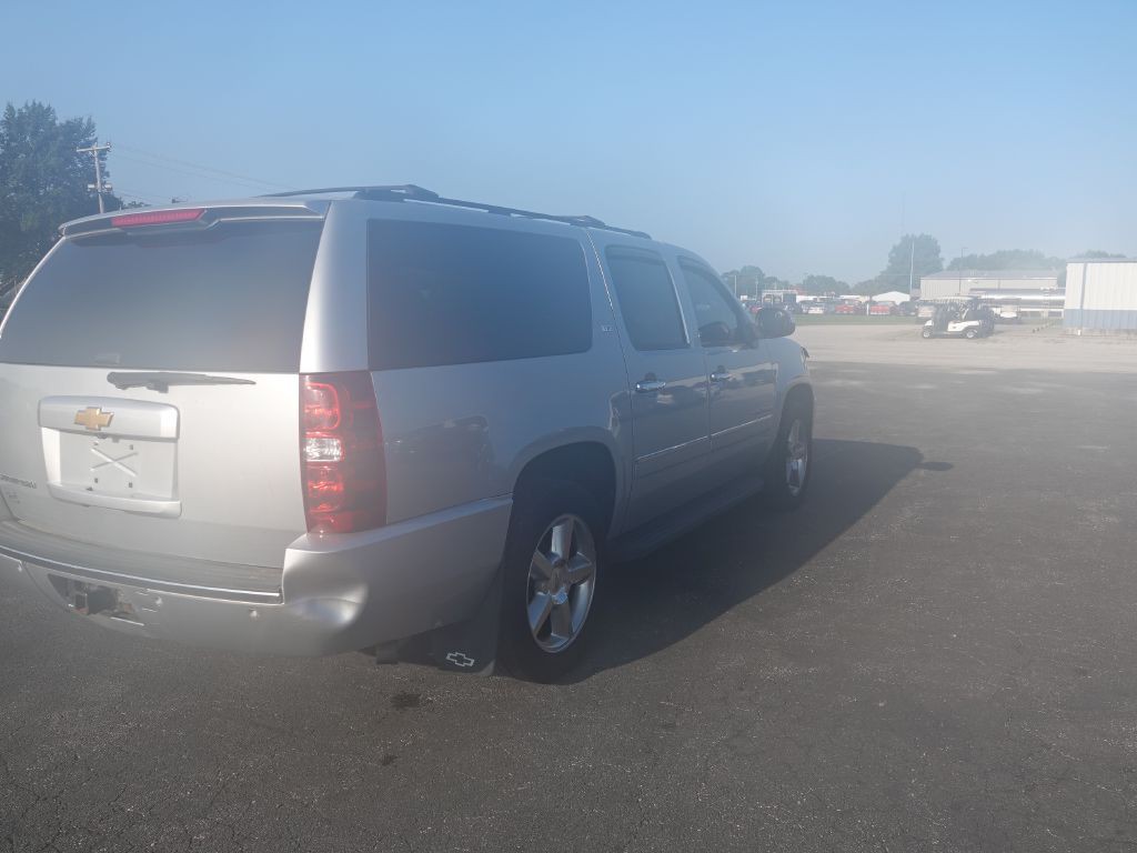 2013 Chevrolet Suburban Image 4