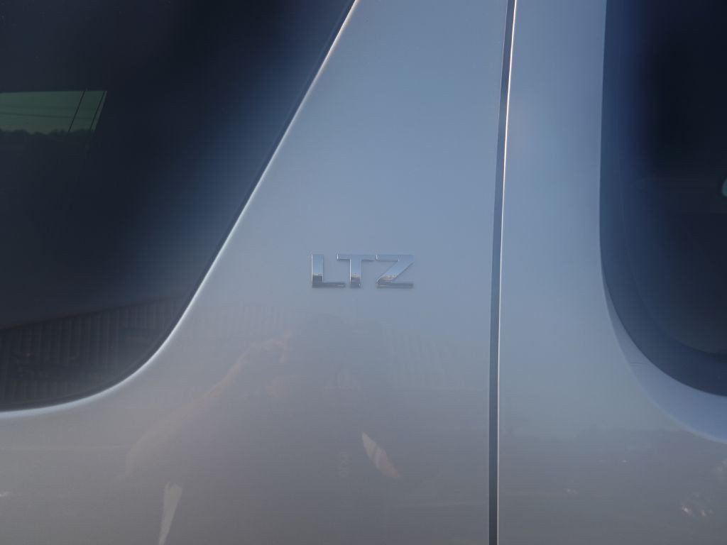 2013 Chevrolet Suburban Image 5
