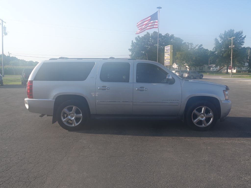2013 Chevrolet Suburban Image 6