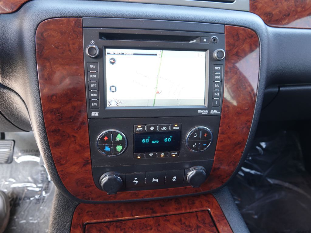 2013 Chevrolet Suburban Image 17